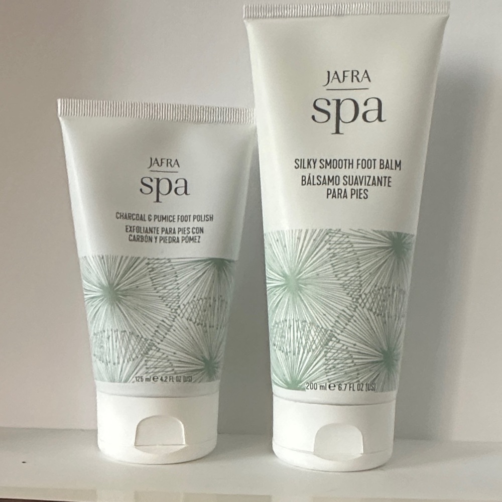 JAFRA Spa Foot Care Duo - Charcoal & Pumice Polish and Silky Balm